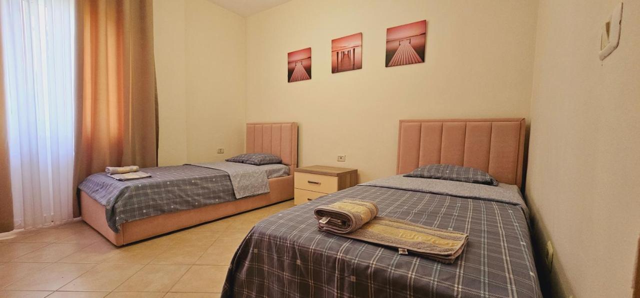New Bazaar Side Bliss 2 Bed Room Apt With Free Garage Тирана Екстер'єр фото