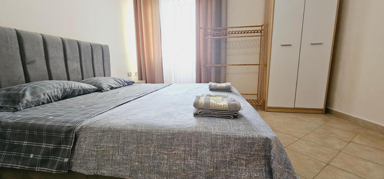 New Bazaar Side Bliss 2 Bed Room Apt With Free Garage Тирана Екстер'єр фото