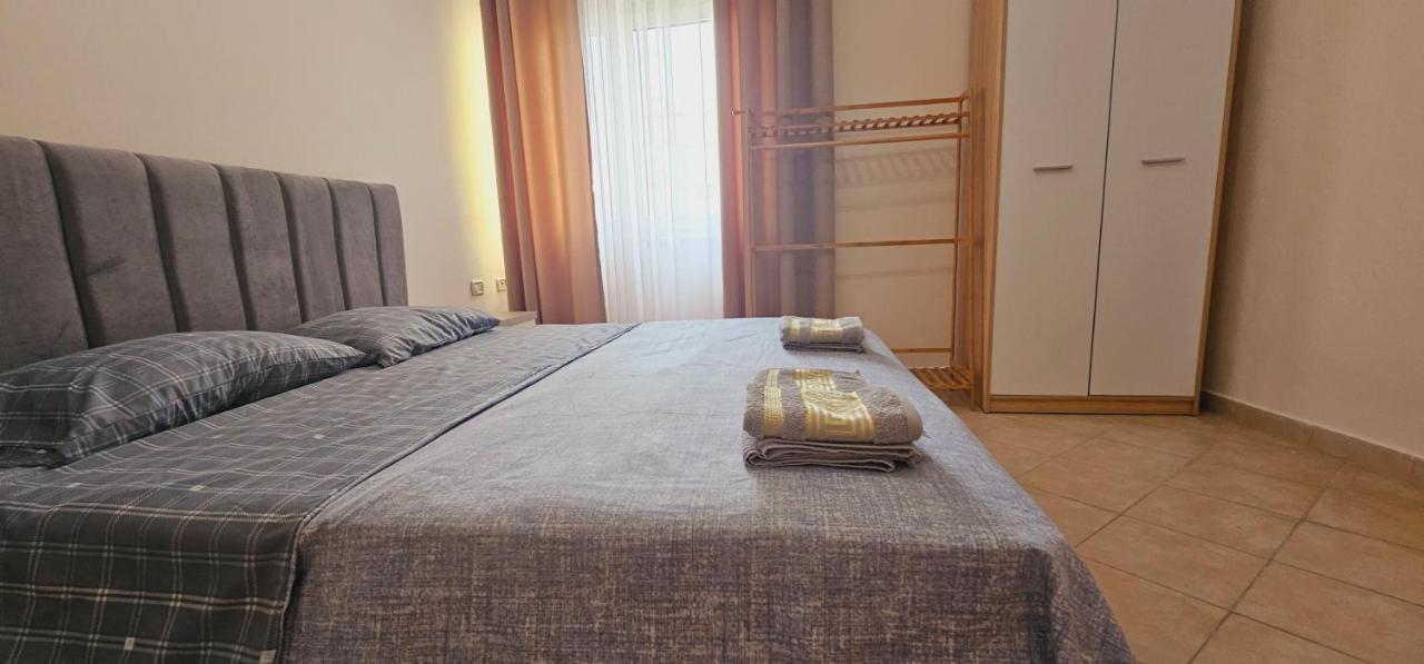 New Bazaar Side Bliss 2 Bed Room Apt With Free Garage Тирана Екстер'єр фото