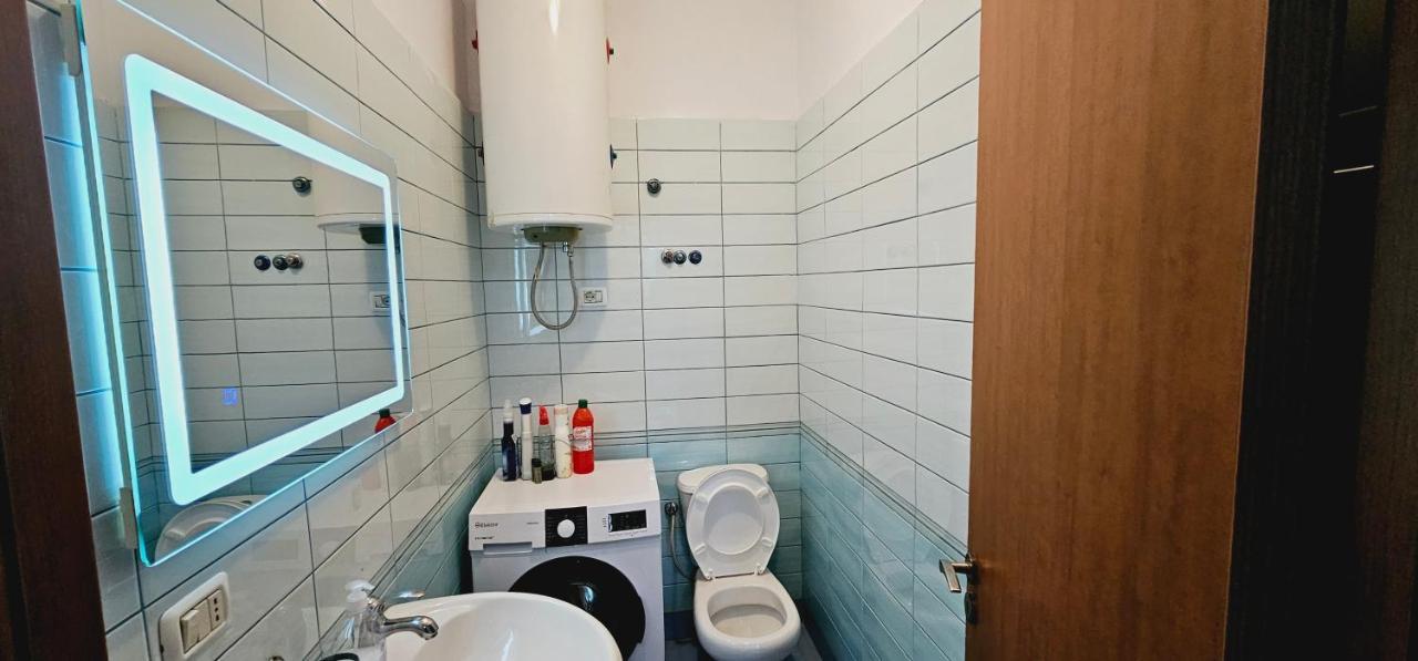 New Bazaar Side Bliss 2 Bed Room Apt With Free Garage Тирана Екстер'єр фото