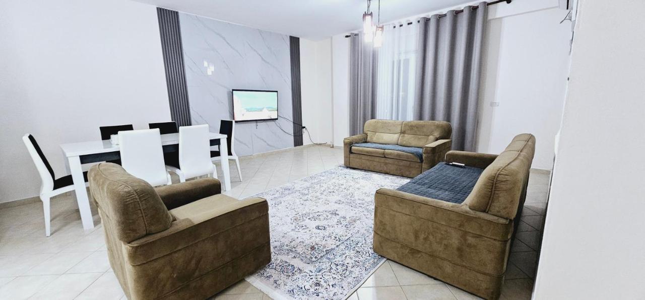New Bazaar Side Bliss 2 Bed Room Apt With Free Garage Тирана Екстер'єр фото
